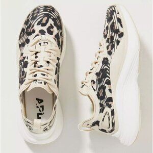 APL Streamline Low Top Running Sneakers Parchment Black Leopard Size 7